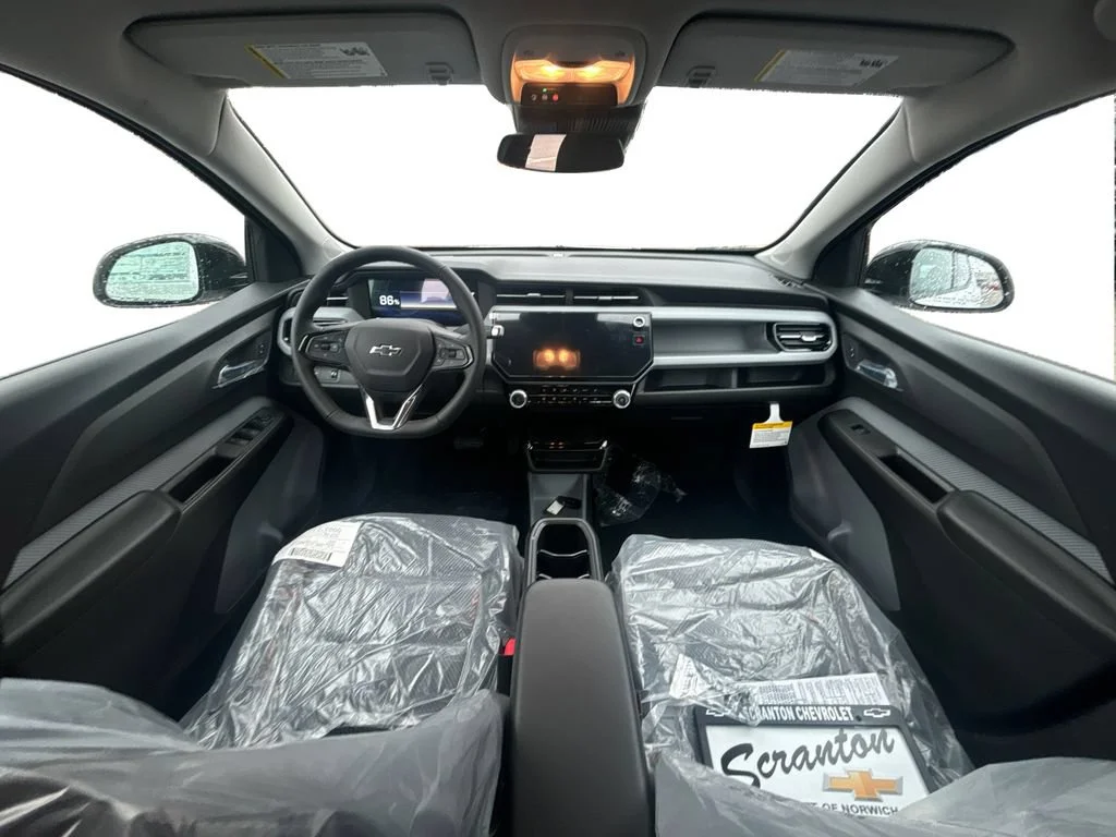 New 2027 Summit White Chevrolet LT image 39