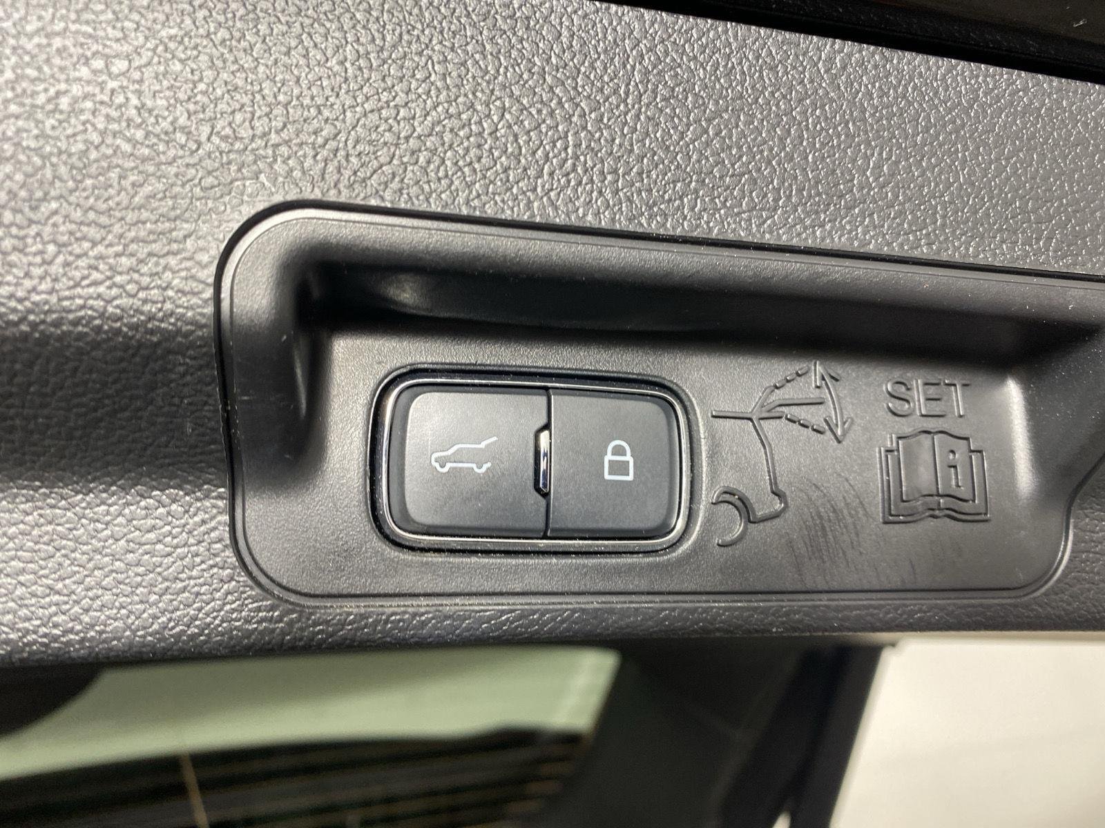 Used 2023 Agate Black Ford XLT image 27