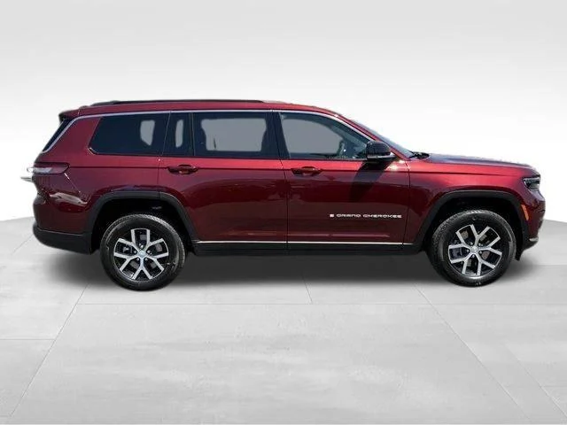 New 2025 Velvet Red Pearl-Coat Exterior Paint Jeep Limited image 9