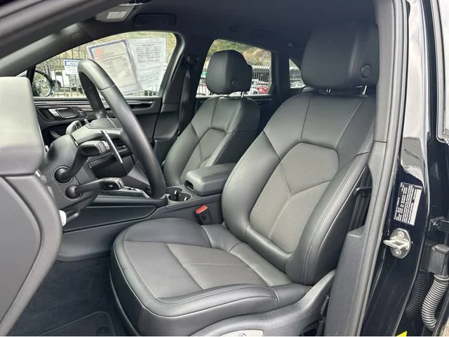 2023 Porsche Macan T - Photo 6