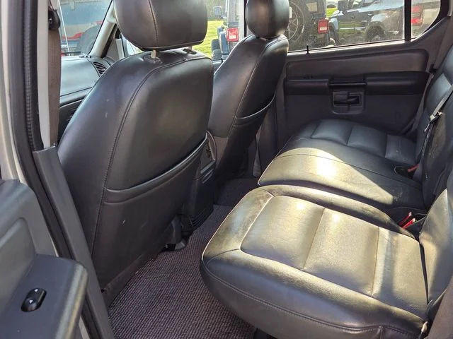 Used 2004 Silver Ford XLS image 7