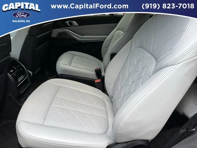Used 2023 Black BMW xDrive40i image 18