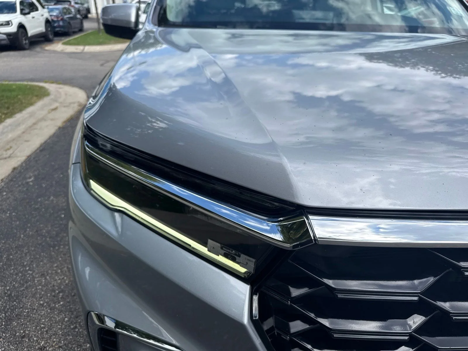 Used 2023 Lunar Silver Metallic Honda Touring image 3