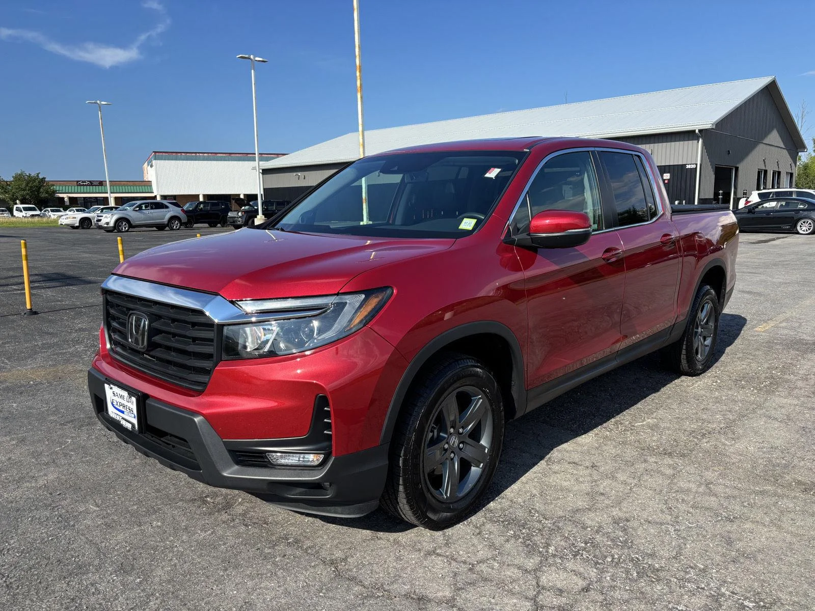 Used 2023 Radiant Red Metallic II Honda RTL image 3
