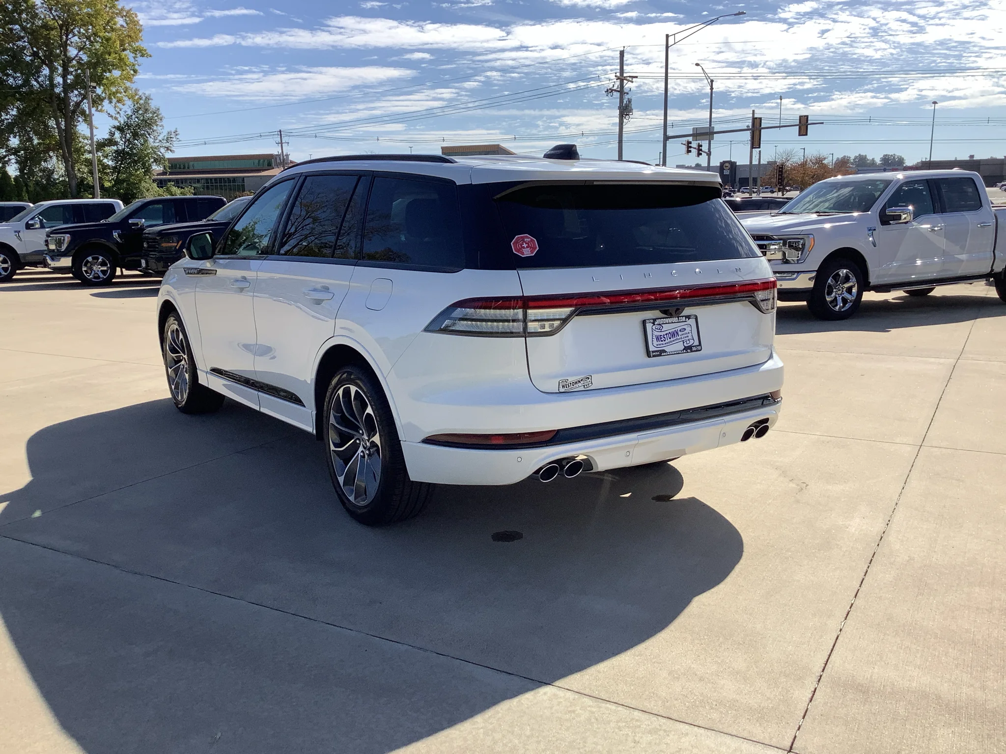 New 2027 Pristine White Metallic Tri-Coat Lincoln Premiere image 6