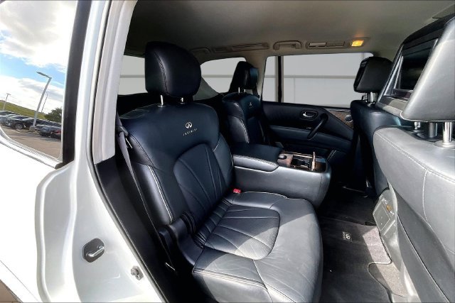 Used 2014 White INFINITI  image 26