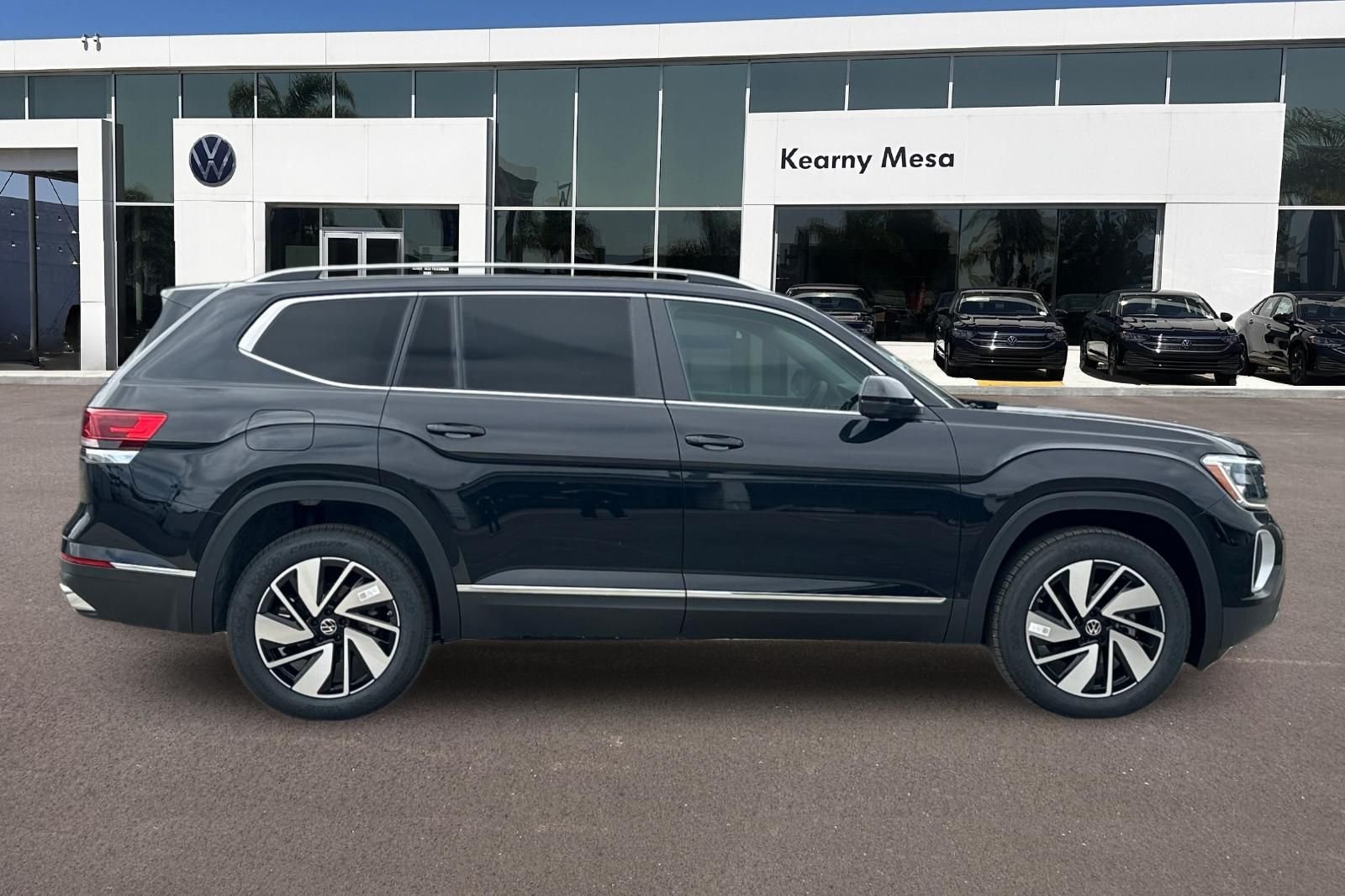 New 2026 Deep Black Pearl Volkswagen 2.0T SEL image 3