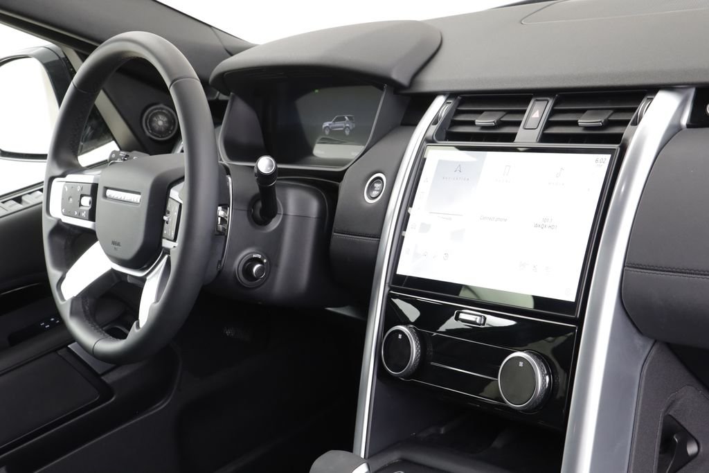 Used 2025 White Land Rover S image 22