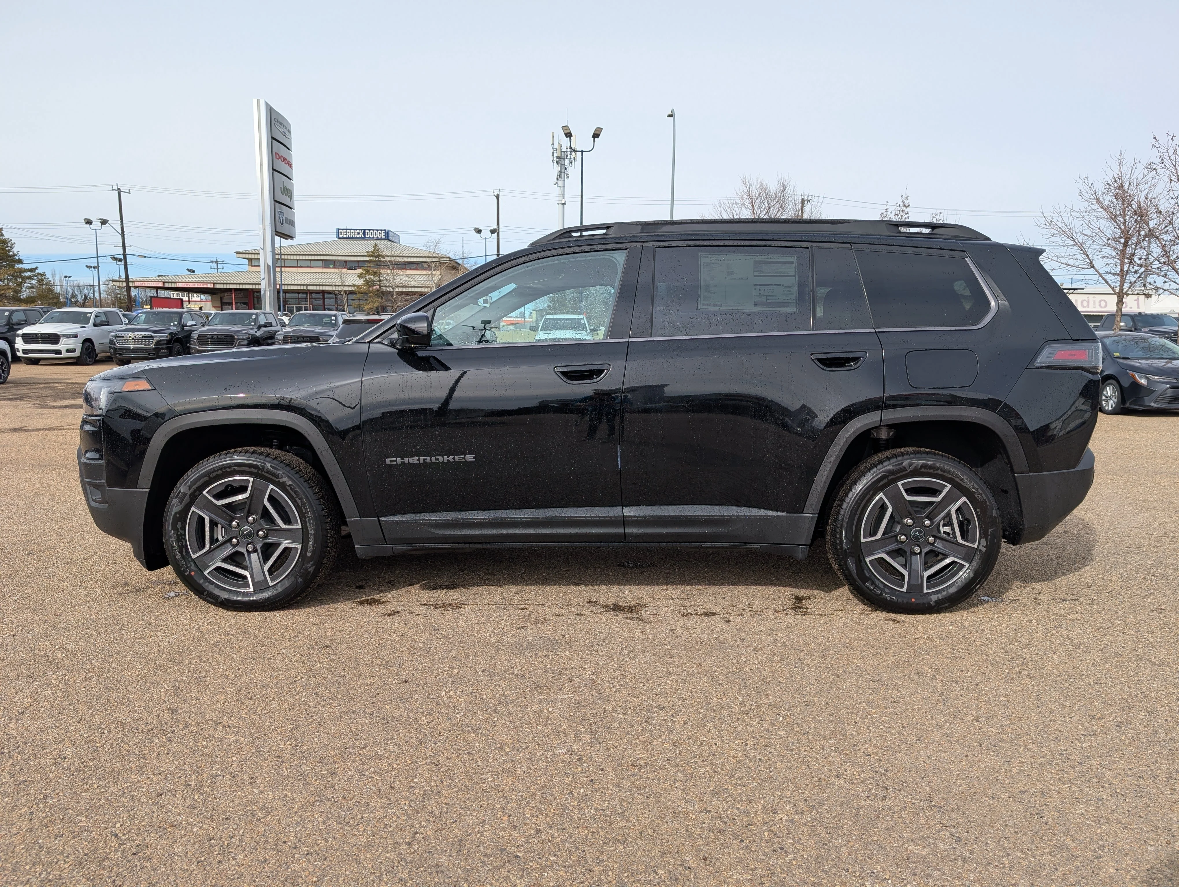 New 2026 Diamond Black Crystal Pearl Jeep Laredo image 3