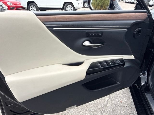 Used 2024 Black Lexus 350 image 31