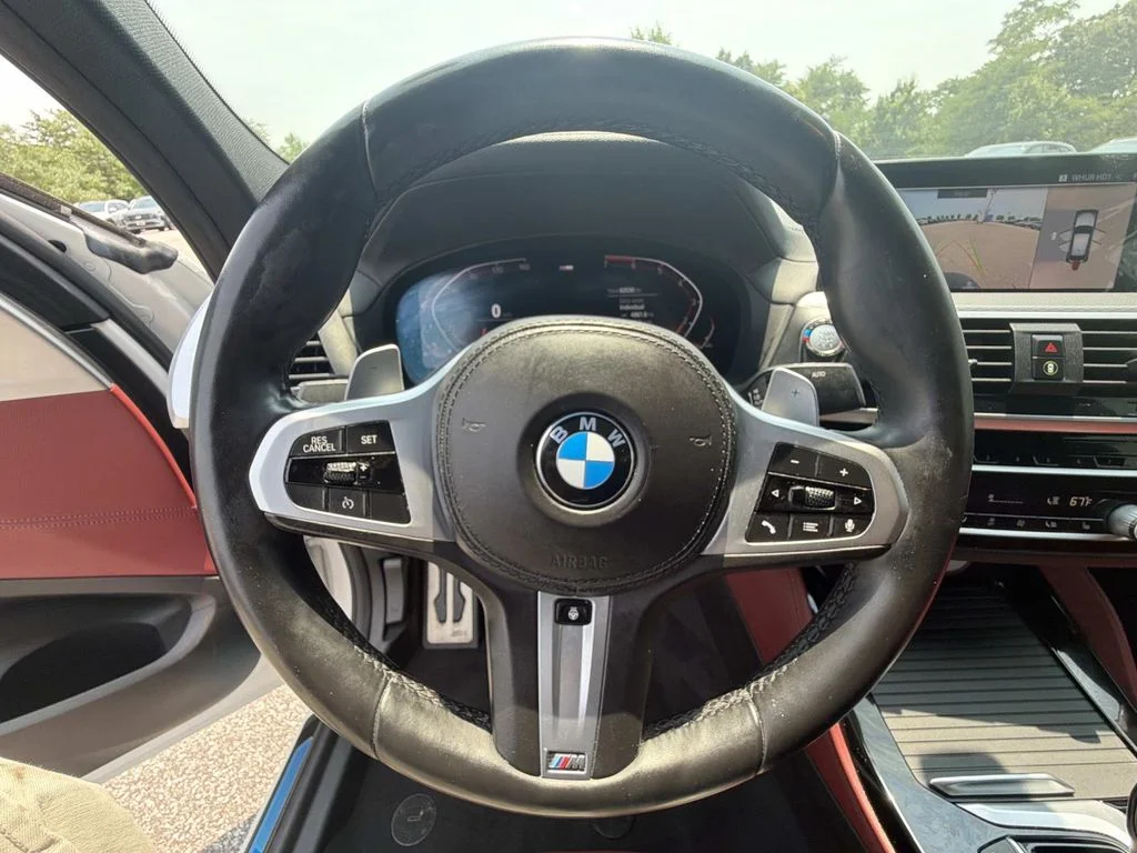 Used 2021 White BMW xDrive30i image 7