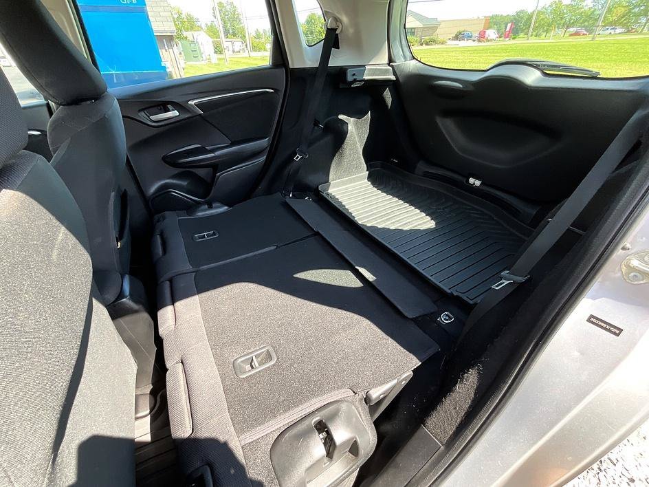 Used 2015 Silver Honda EX image 18