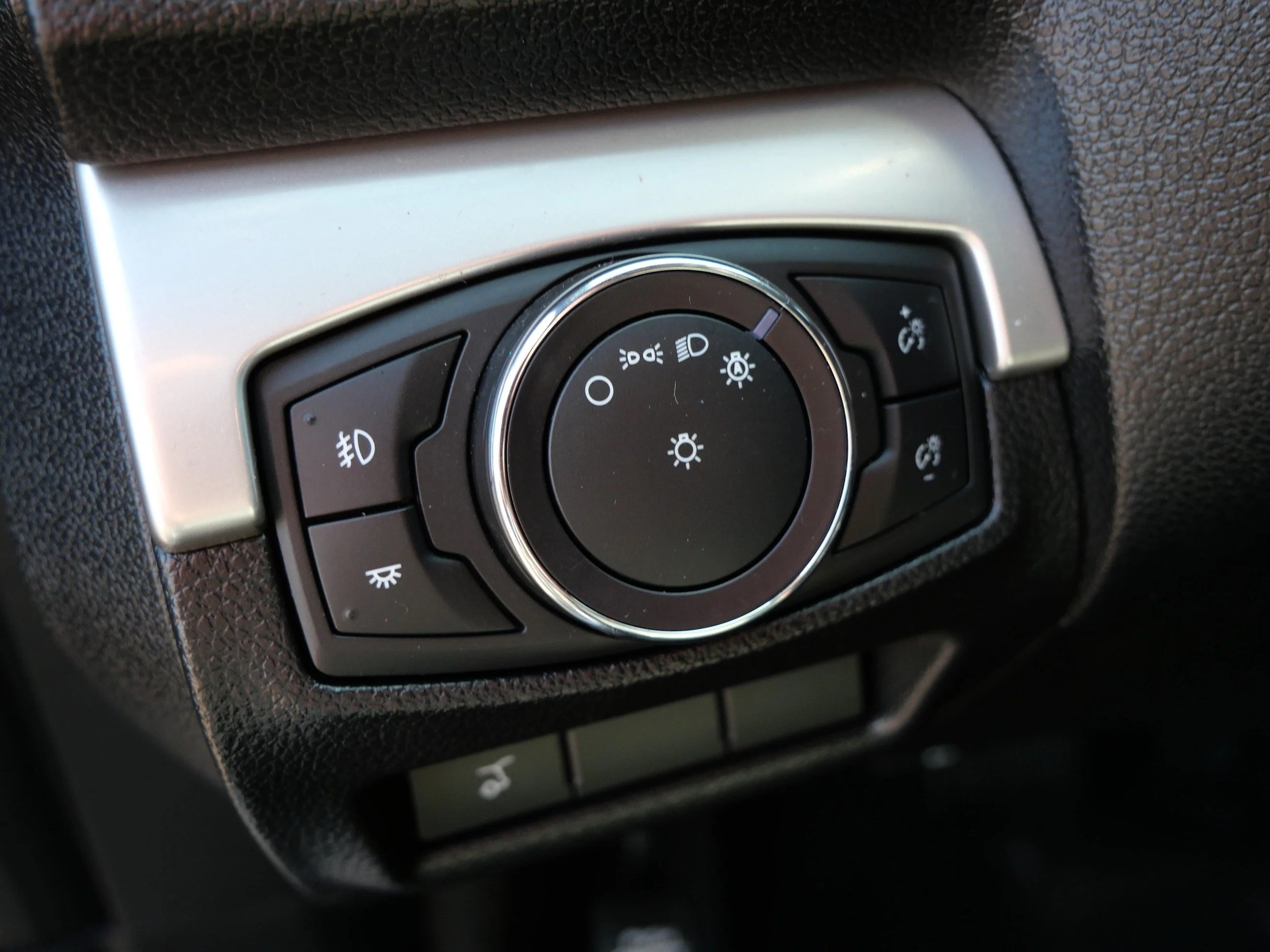 Used 2017 Ingot Silver Metallic Ford XLT image 22