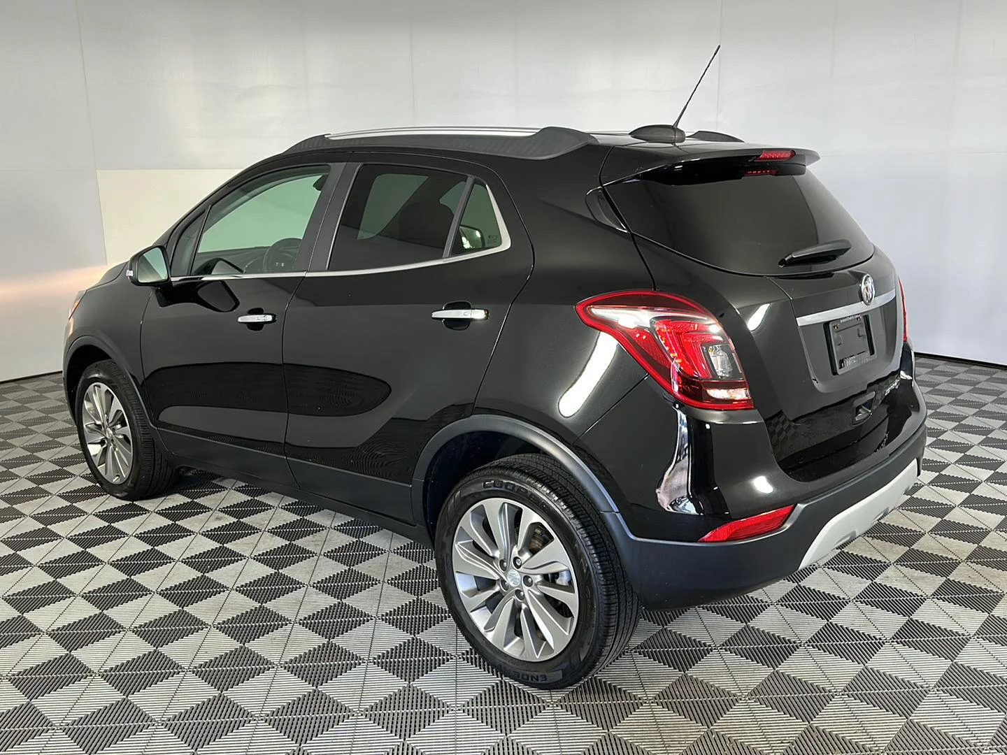 Used 2019 Ebony Twilight Metallic Buick Preferred image 20