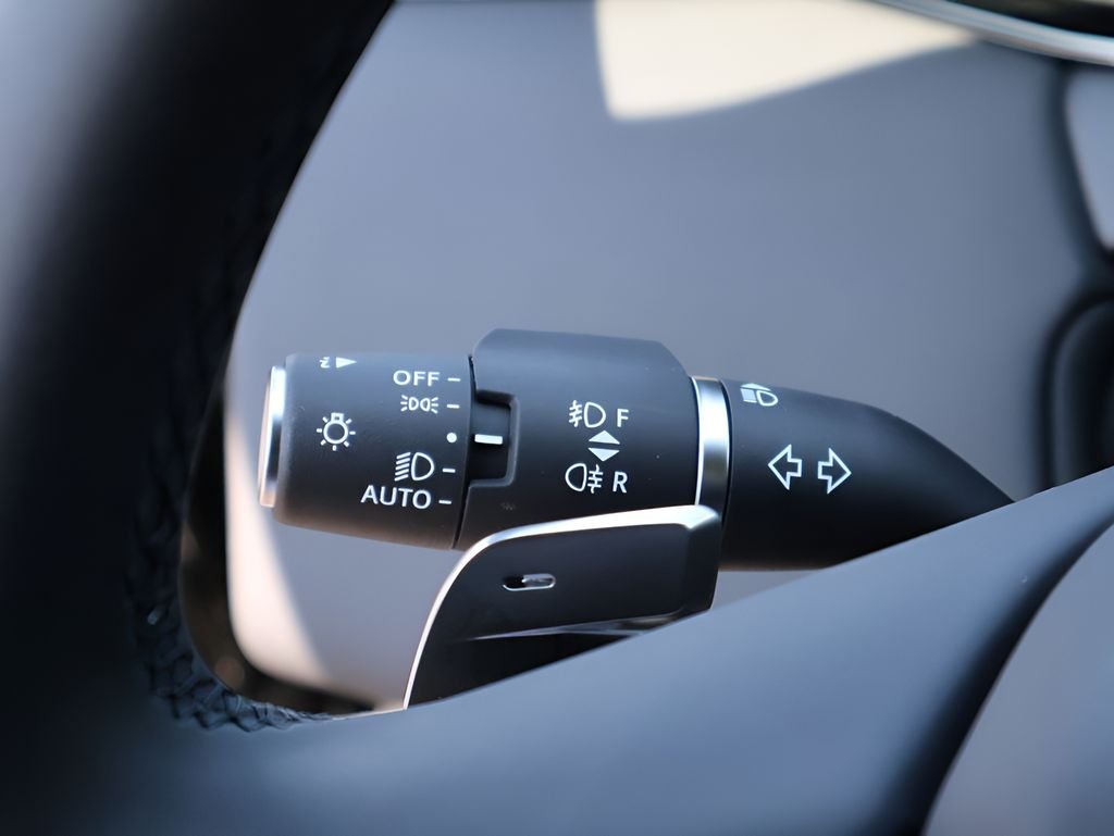 New 2026 Carpathian Grey Land Rover Hoxton Edition image 33