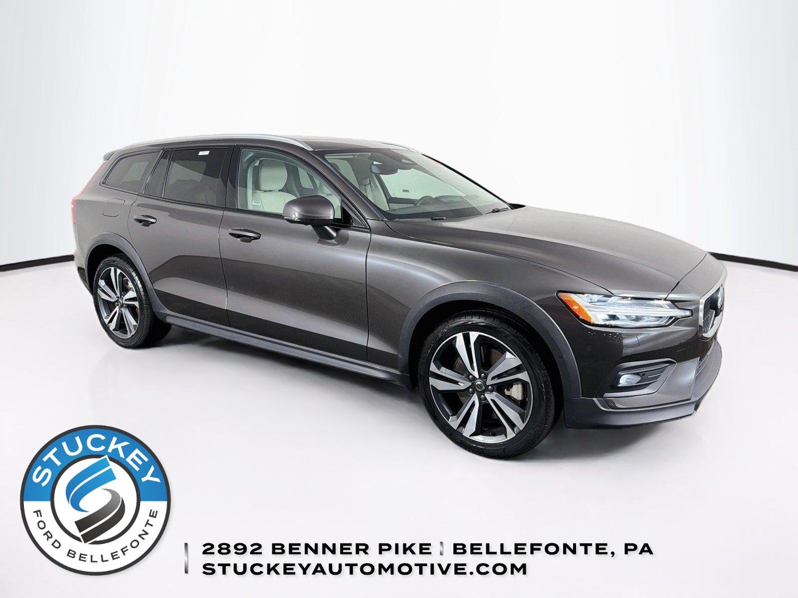 2025 Volvo V60 Cross Country