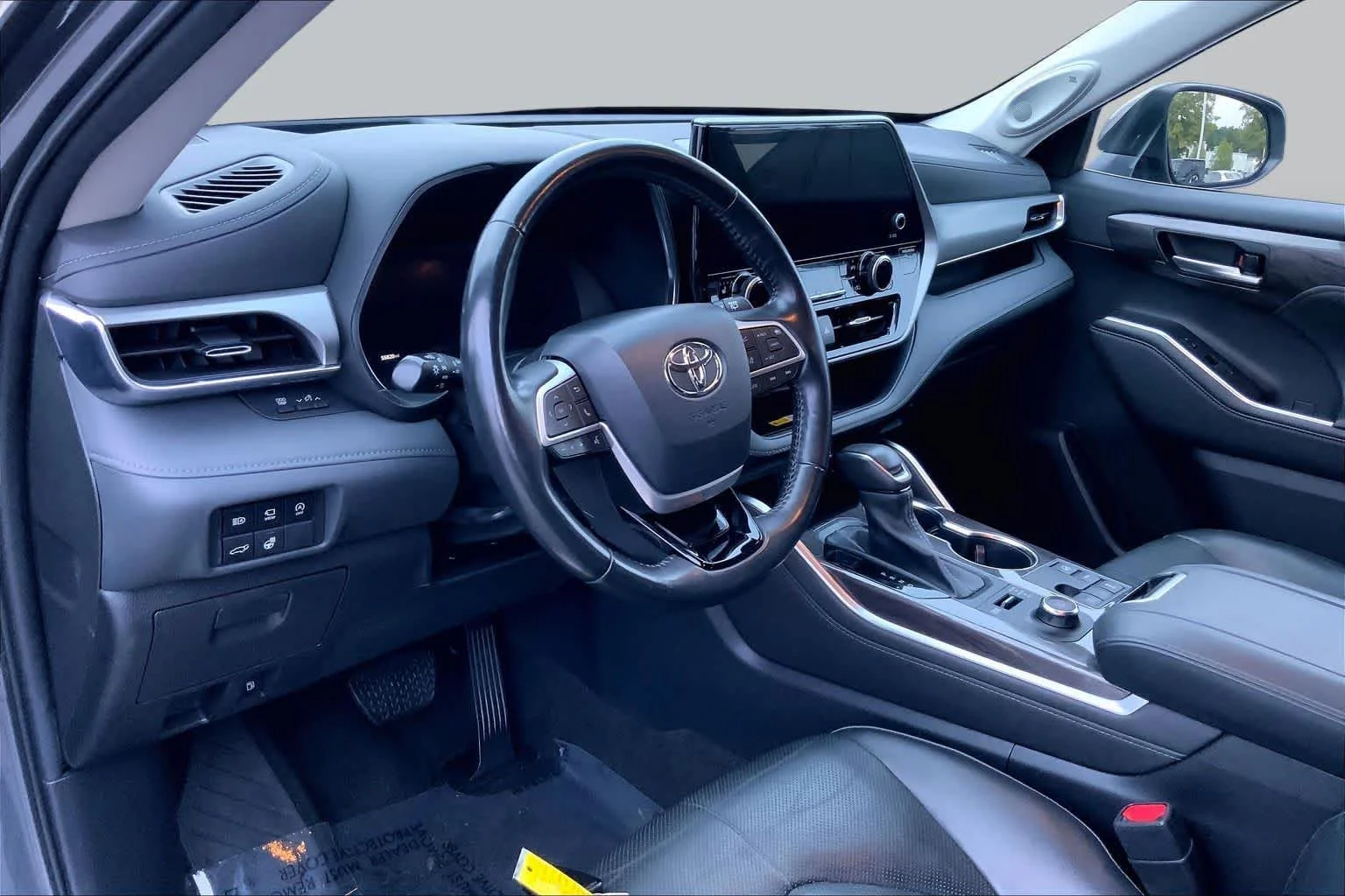 Used 2023 Magnetic Gray Metallic Toyota Platinum image 15