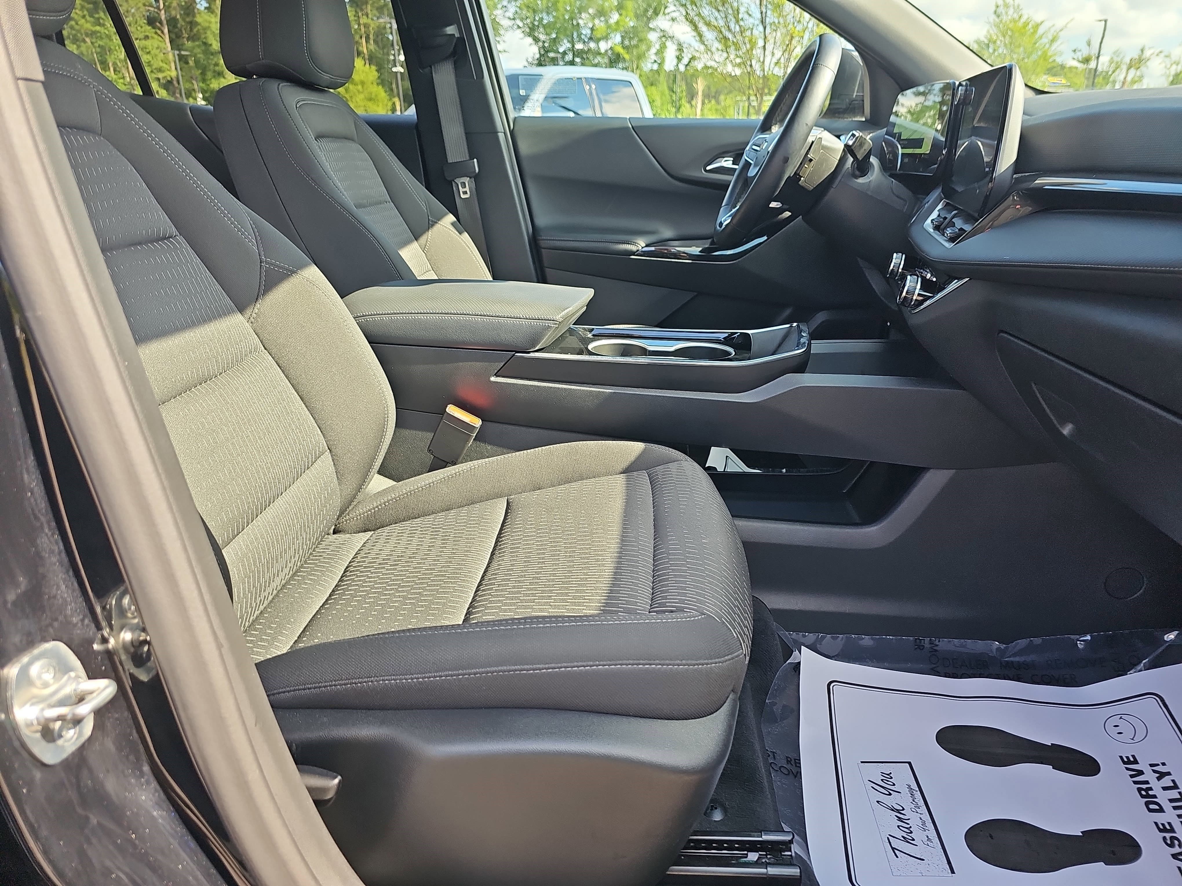2025 Chevrolet Equinox LT - Photo 10