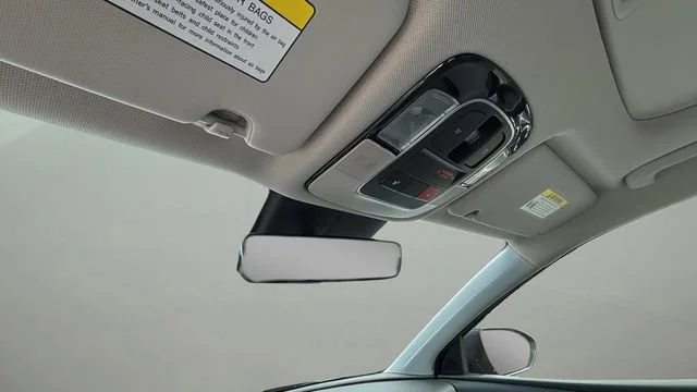 Used 2025 Black Hyundai SEL Convenience image 28