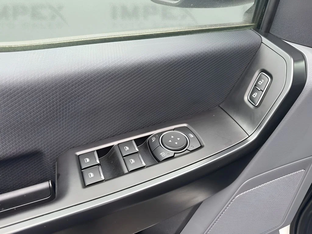 Used 2022 White Ford Pro image 24