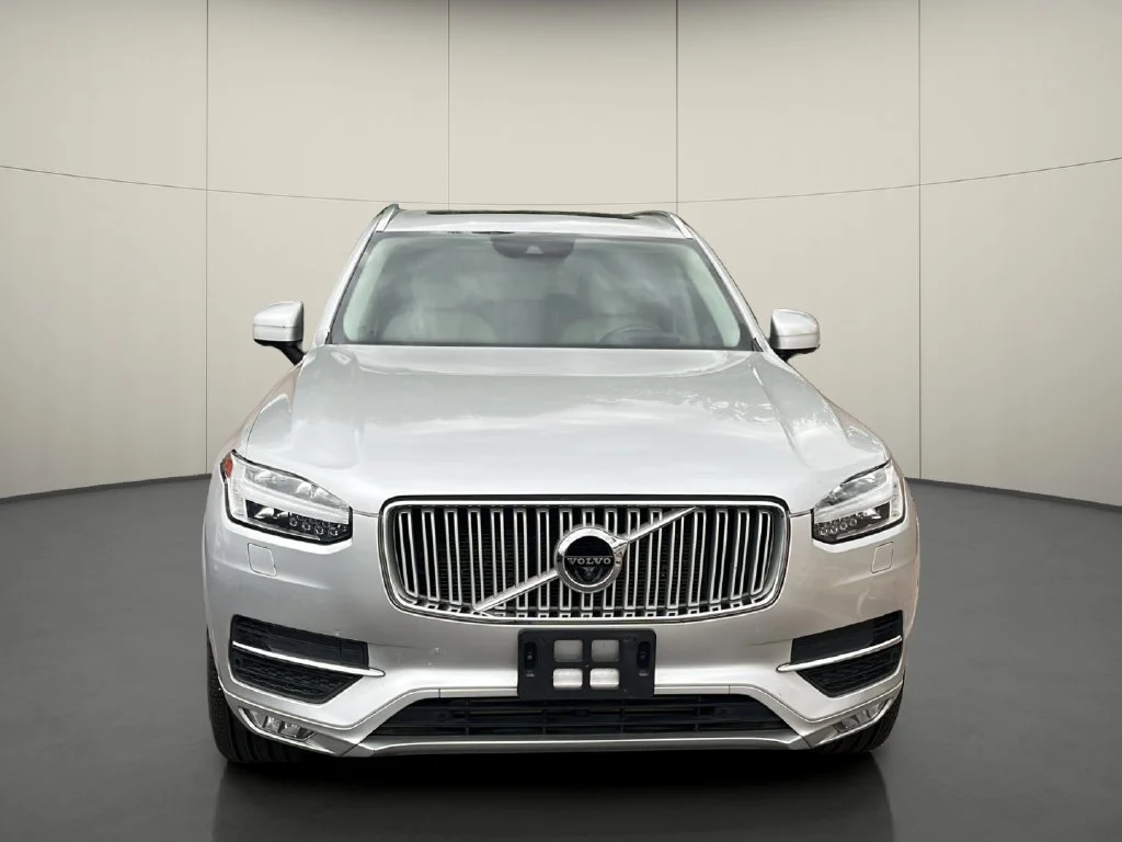 Used 2019 Silver Volvo T6 Inscription image 2