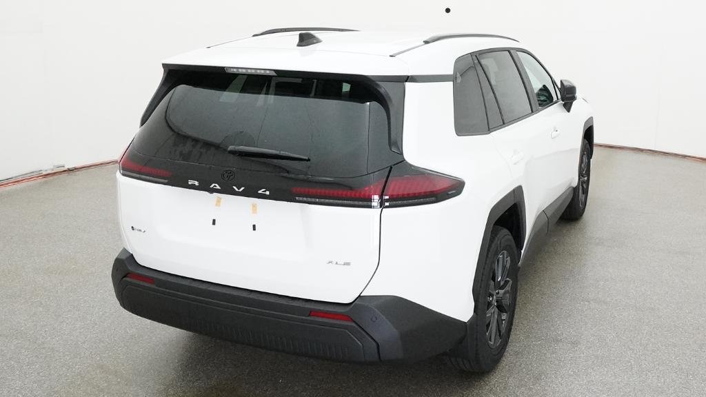 New 2026 Ice Cap Toyota XLE Premium image 8