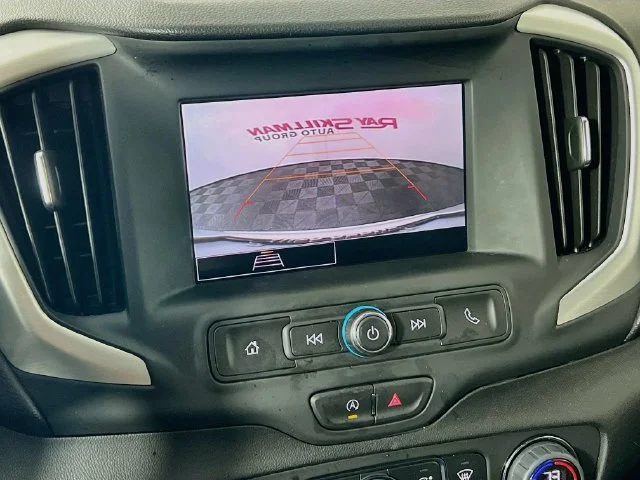 Used 2023 White GMC SLE image 18