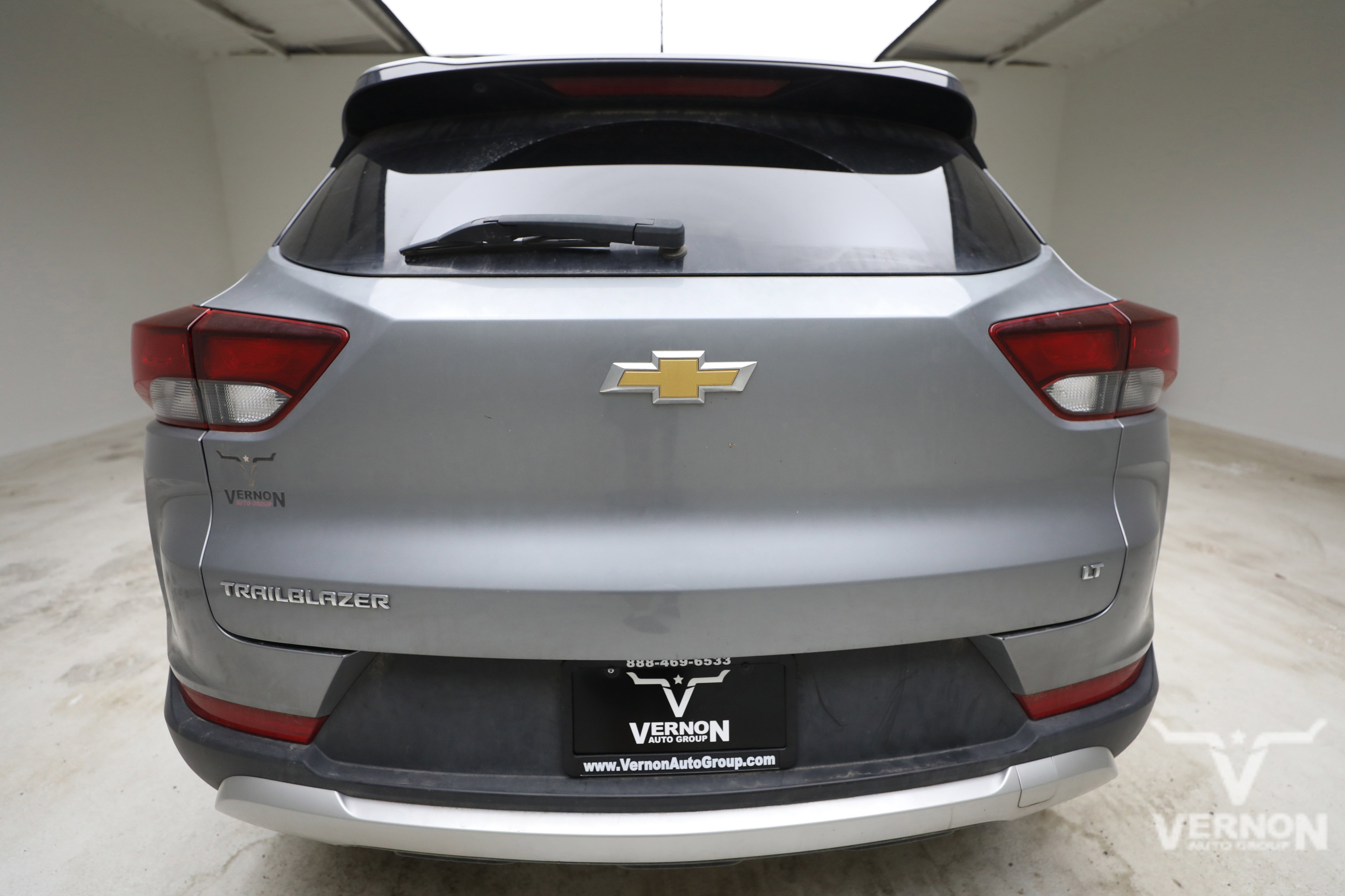 Used 2023 Sterling Gray Metallic Chevrolet Y image 3