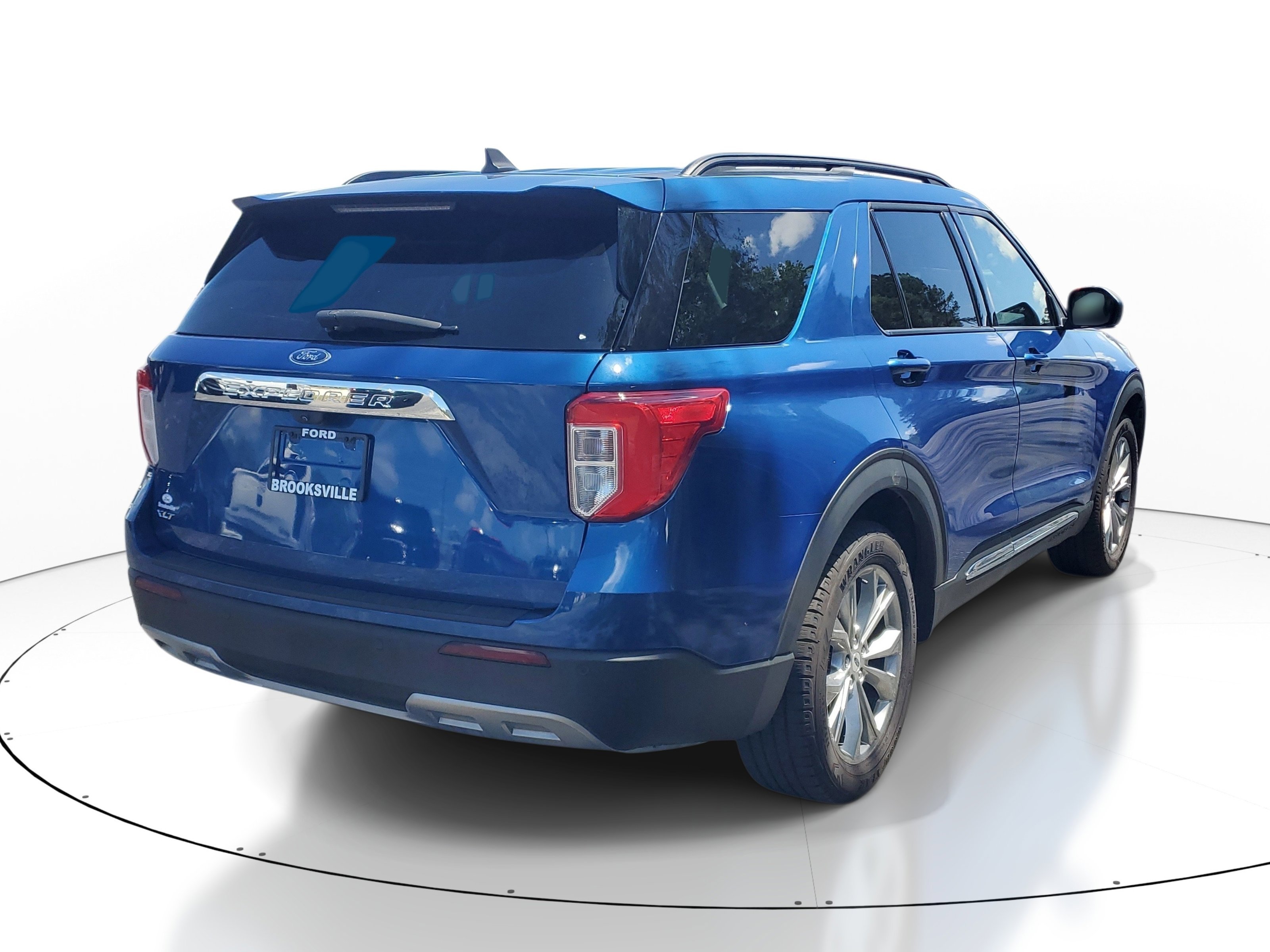 Used 2023 Blue Metallic Ford XLT image 5