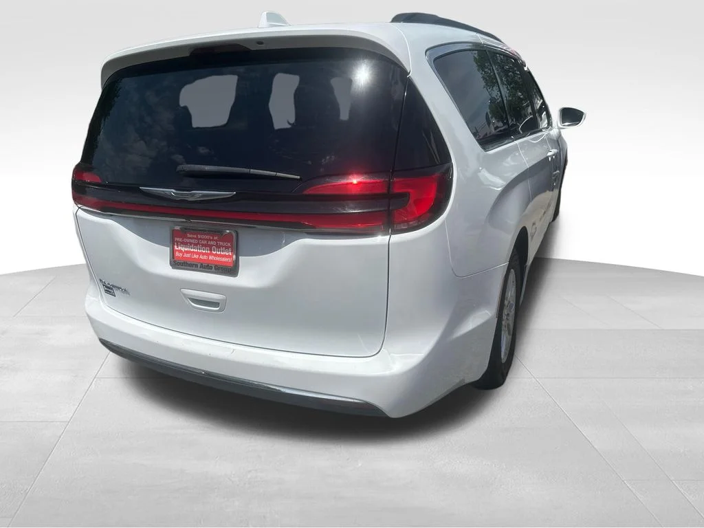 Used 2022 White Chrysler Touring L image 23
