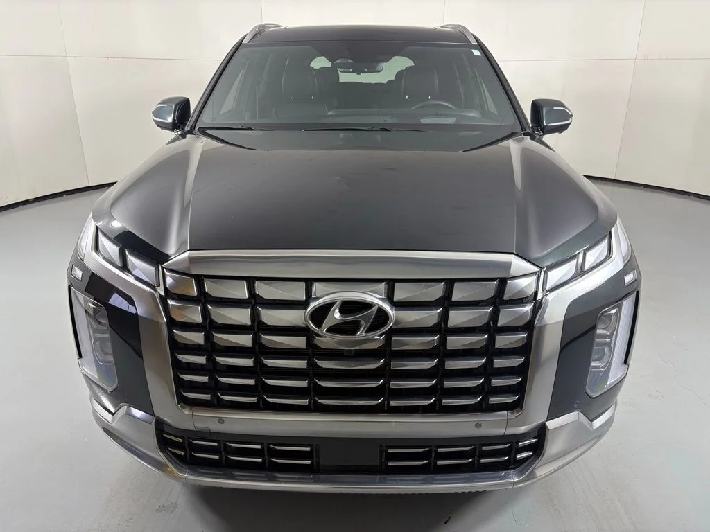 Used 2025 Emerald Hyundai Calligraphy image 3