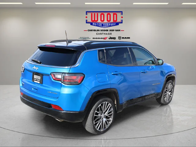 Used 2022 Laser Blue Pearlcoat Jeep Limited image 6