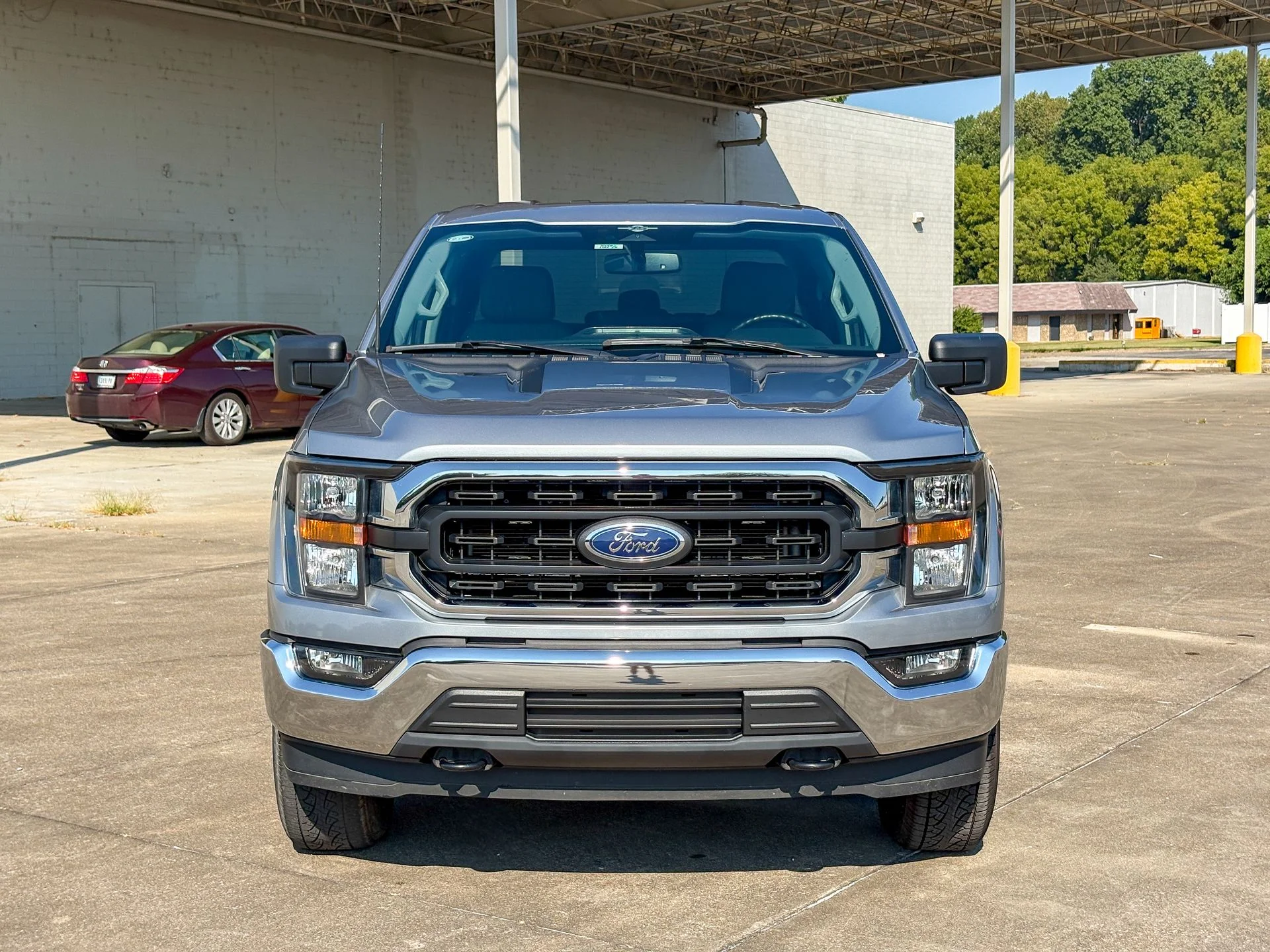 Used 2023 Silver Ford XLT image 4