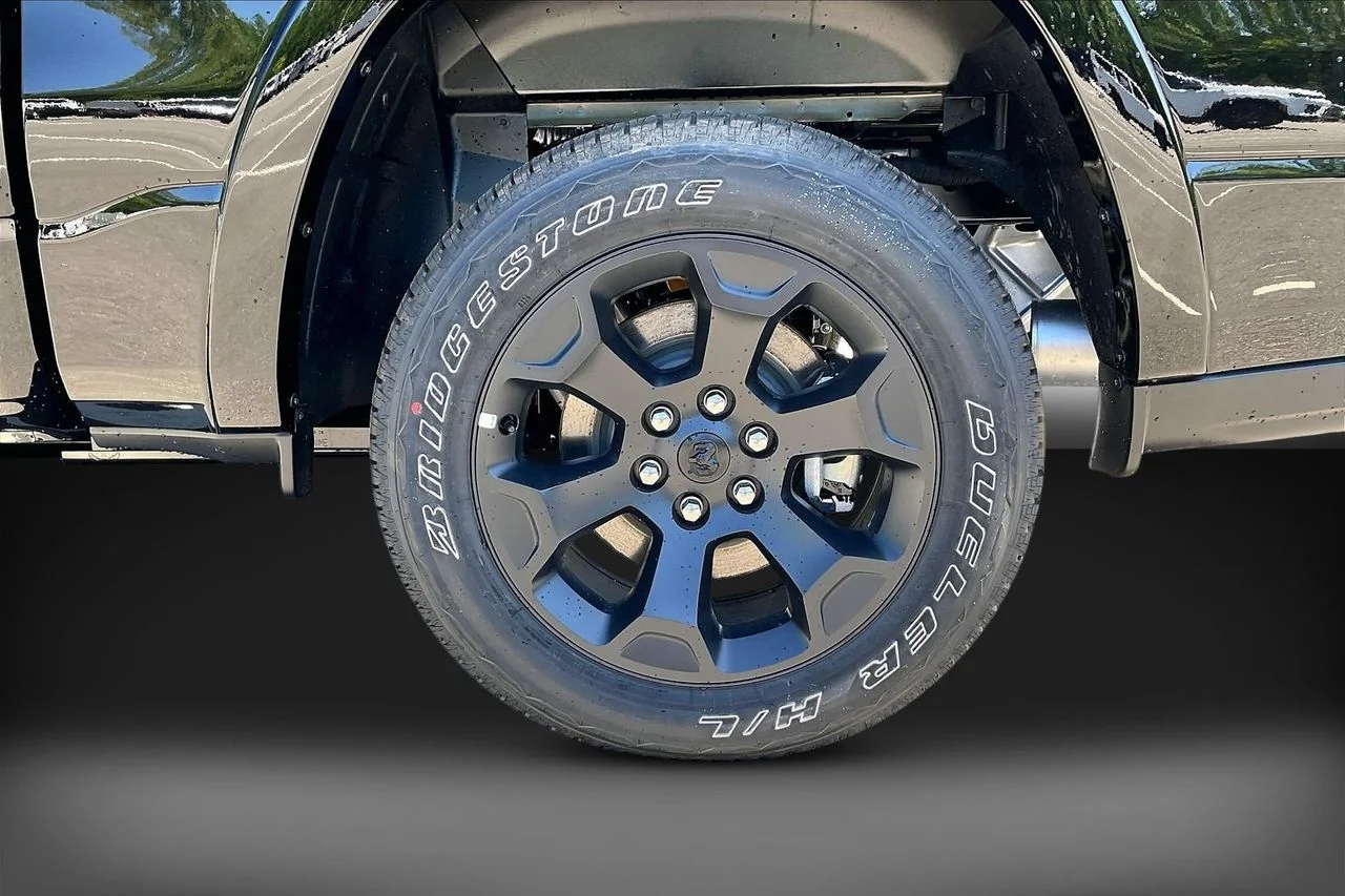 New 2026 Diamond Black Crystal Pearl-Coat Exterior Paint RAM Big Horn/Lone Star image 30