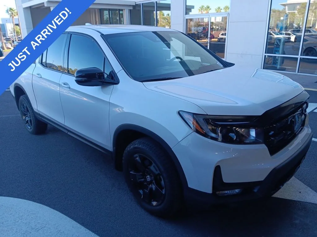 2024 Honda Ridgeline Black Edition - Photo 2