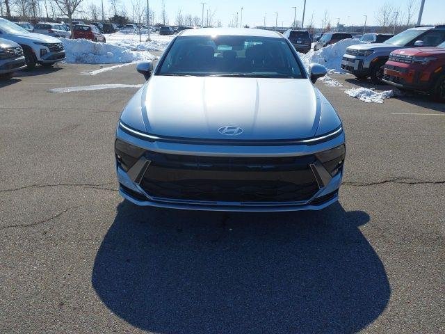 New 2026 Silver Hyundai SEL Sport image 3