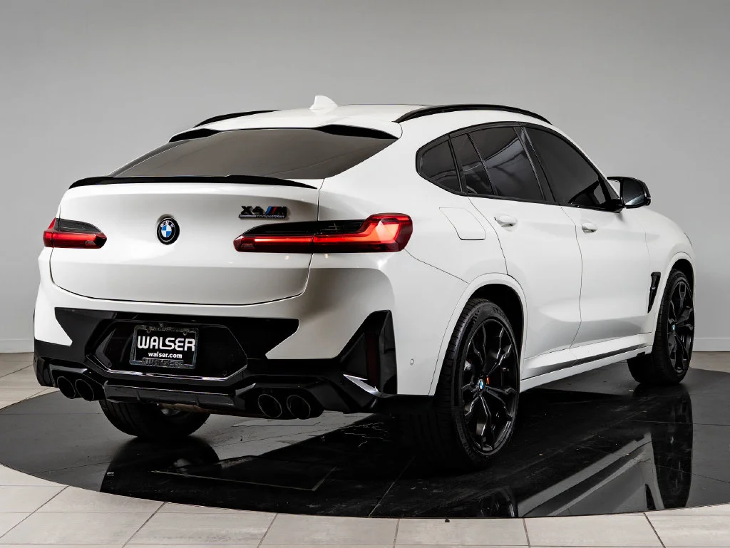 Used 2024 Alpine White BMW  image 10