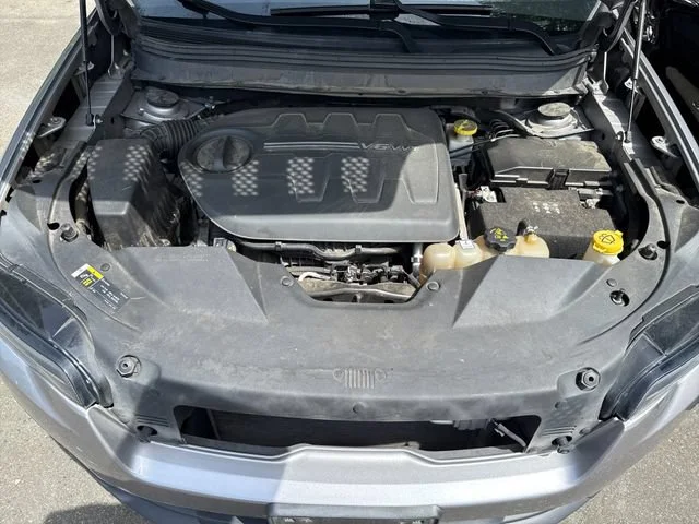 Used 2019 Billet Silver Metallic Clearcoat Jeep Latitude image 28