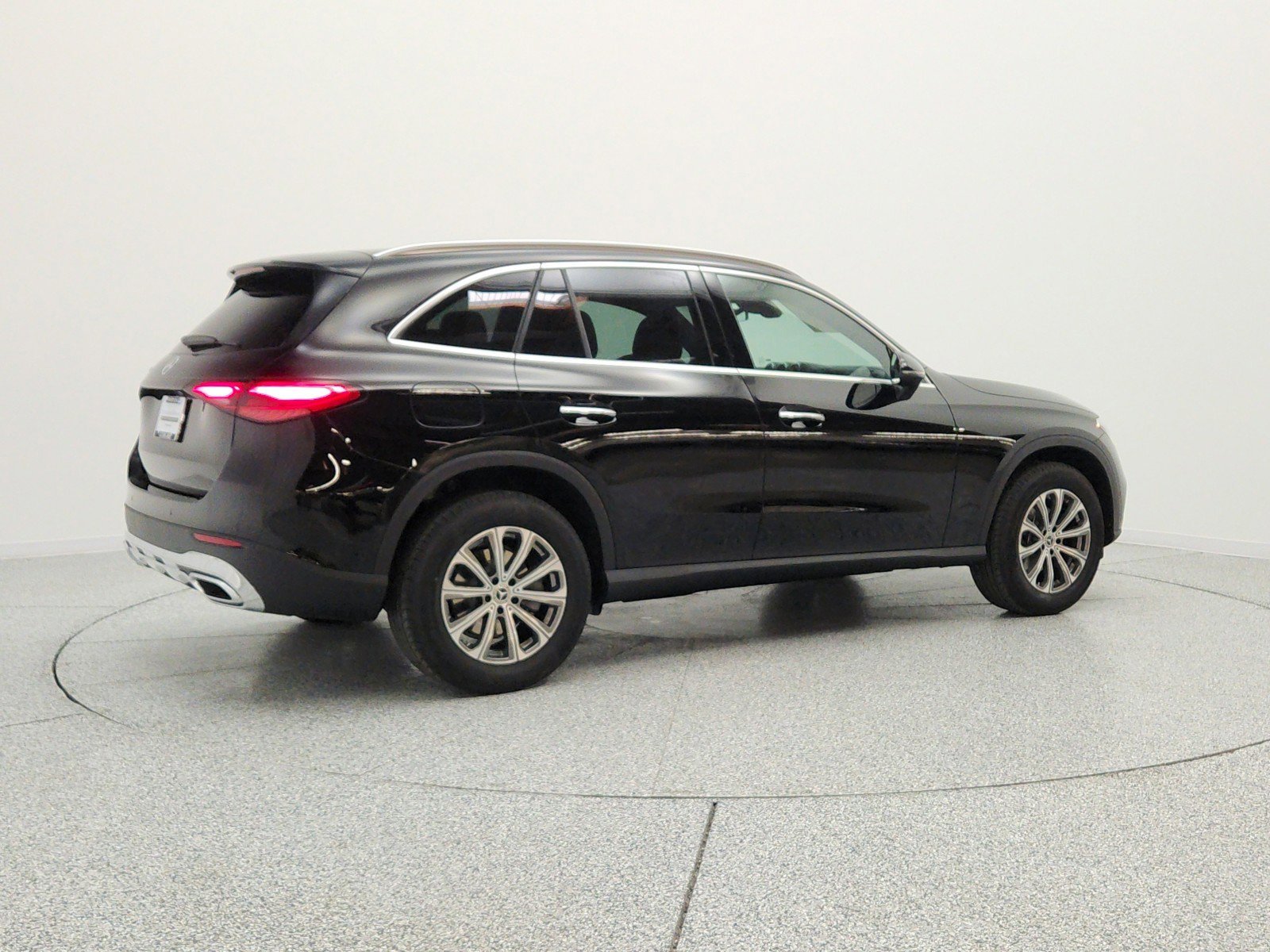 New 2026 Black Mercedes-Benz GLC 300 SUV image 28