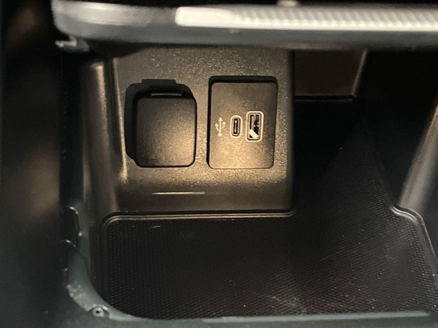 Used 2025 Carbonized Gray Metallic Ford ST-Line image 26