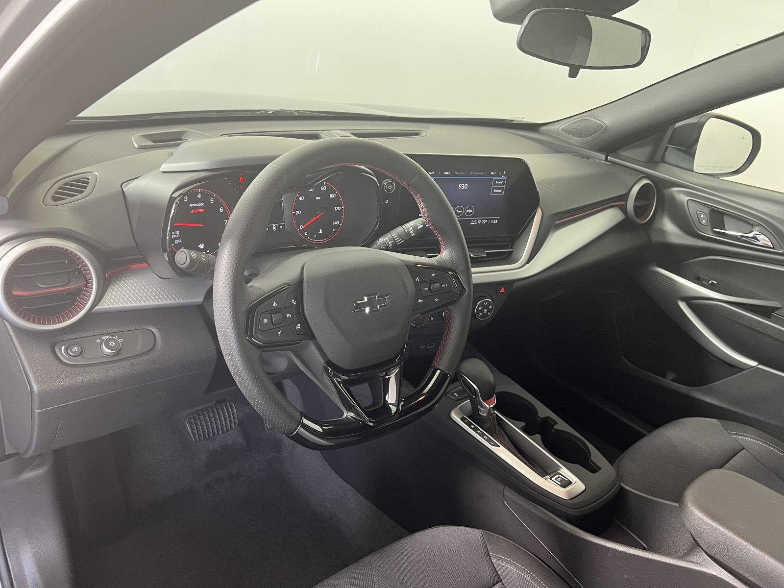 Used 2025 Sterling Gray Metallic Chevrolet 1RS image 3