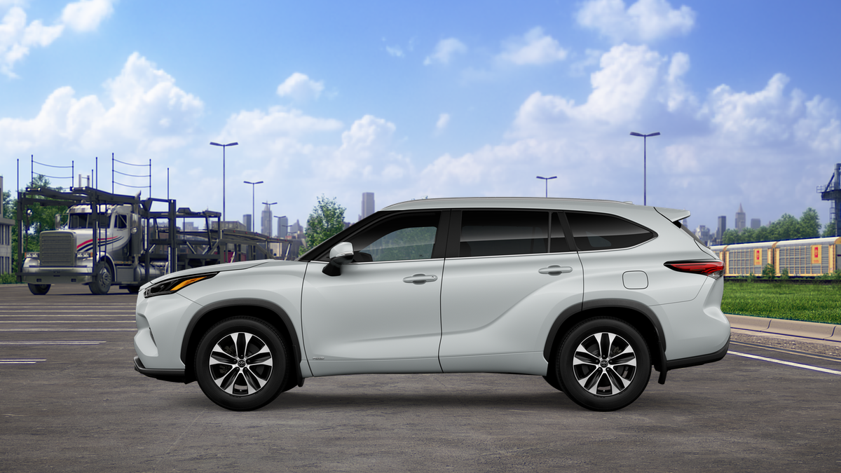 Certified Used 2026 WIND CHILL PEARL Toyota  image 36
