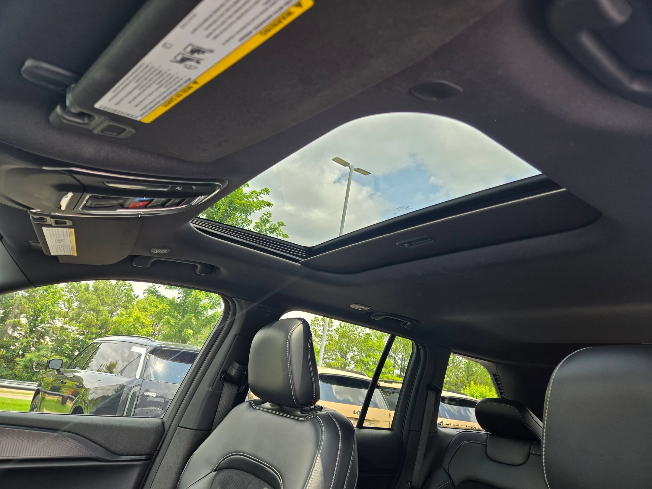 Used 2025 Silver Zynith Jeep Altitude X image 31