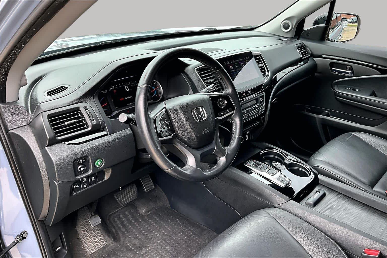 Used 2022 Sonic Gray Pearl Honda Touring 7-Passenger image 18