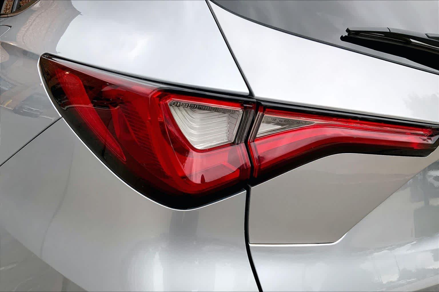 Certified Used 2024 Lunar Silver Metallic Acura MDX image 29
