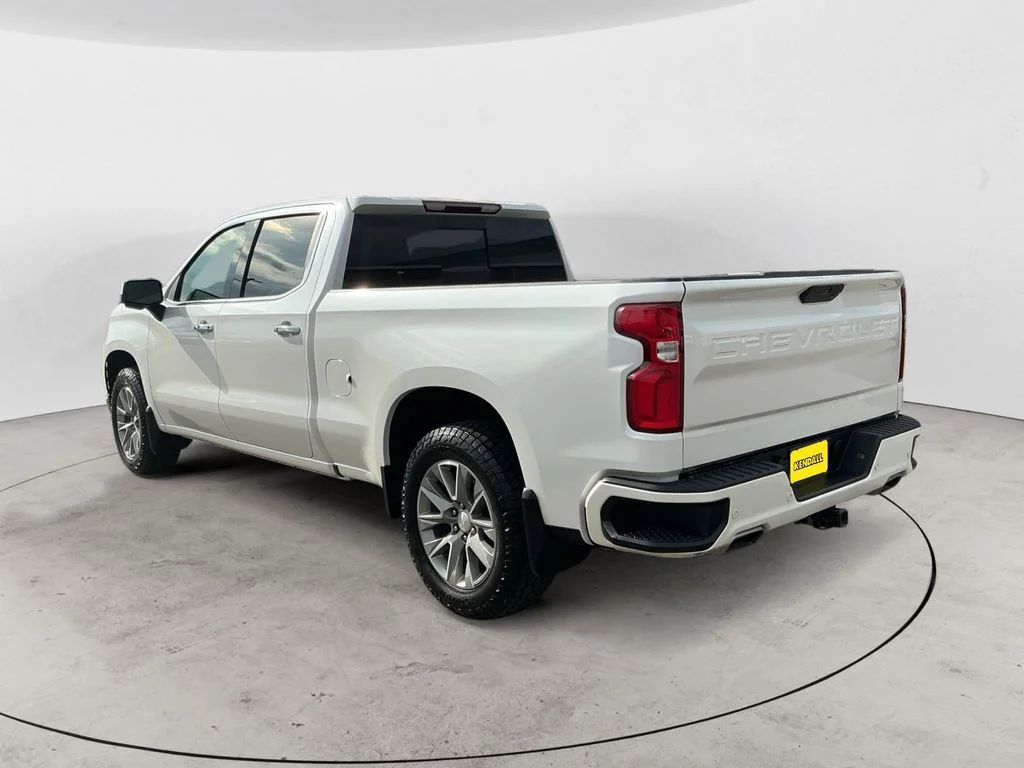 Used 2022 Beige Chevrolet High Country image 7