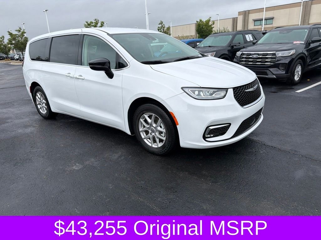2024 Chrysler Pacifica Touring L
