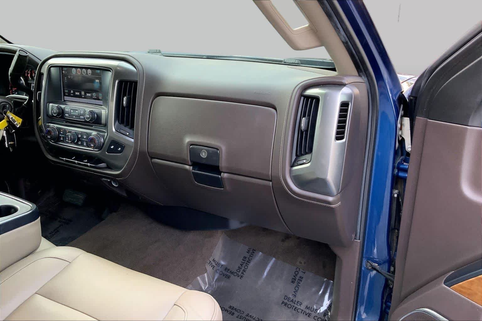 Used 2018 Deep Ocean Blue Metallic Chevrolet LTZ image 16