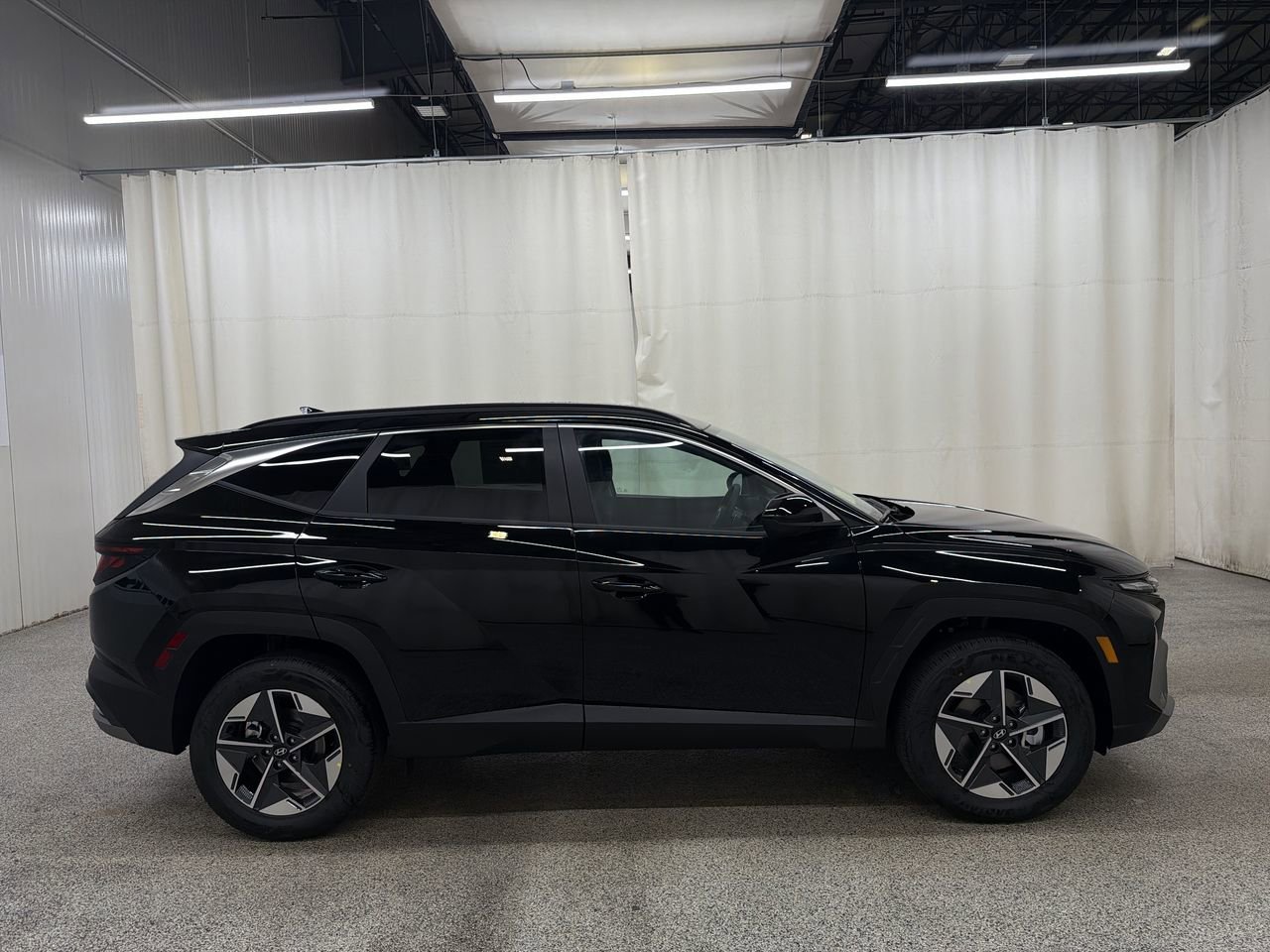 New 2026 Ash Black Hyundai SEL AWD image 5