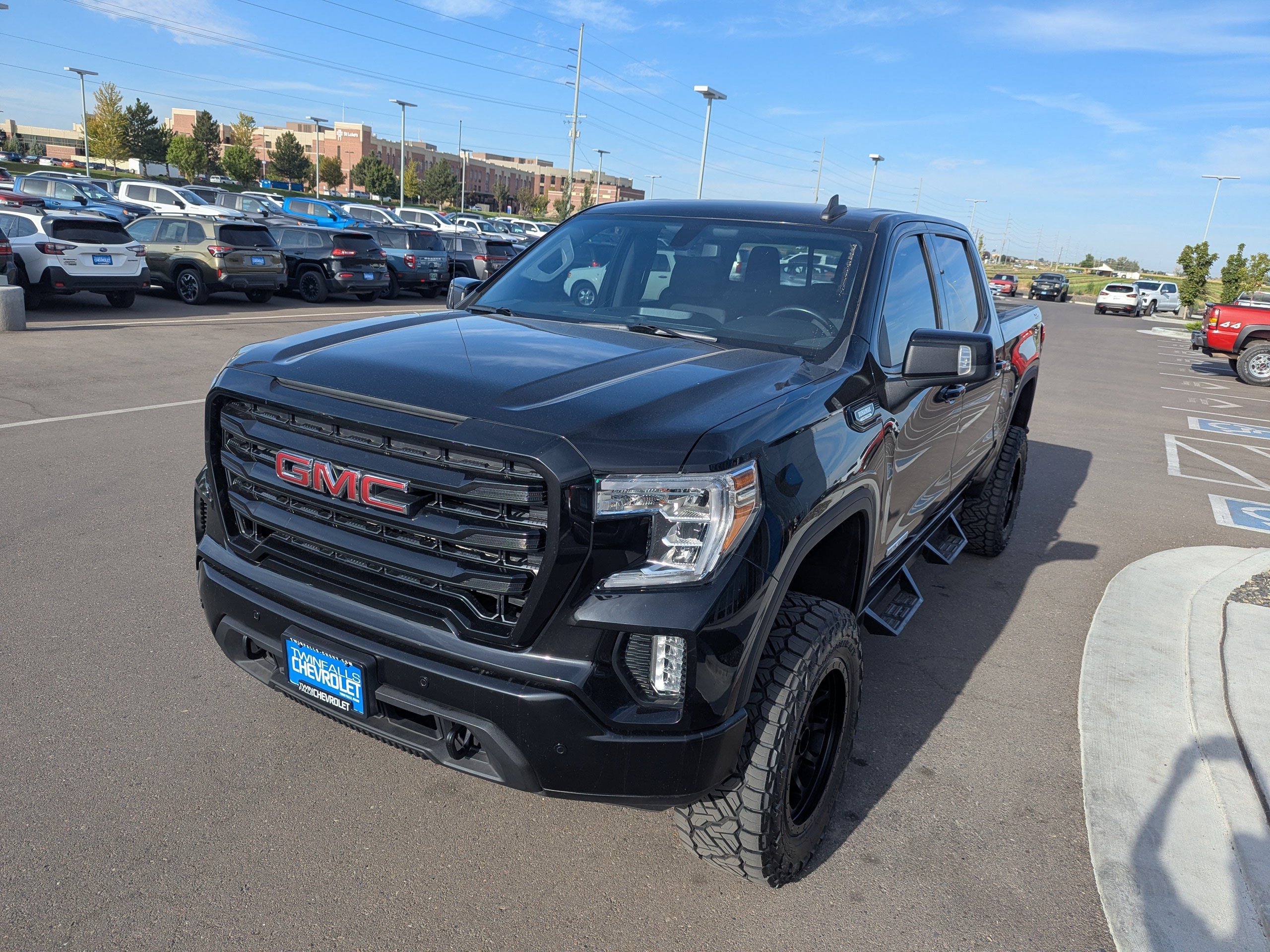 Used 2020 ONYX BLACK GMC Elevation image 8